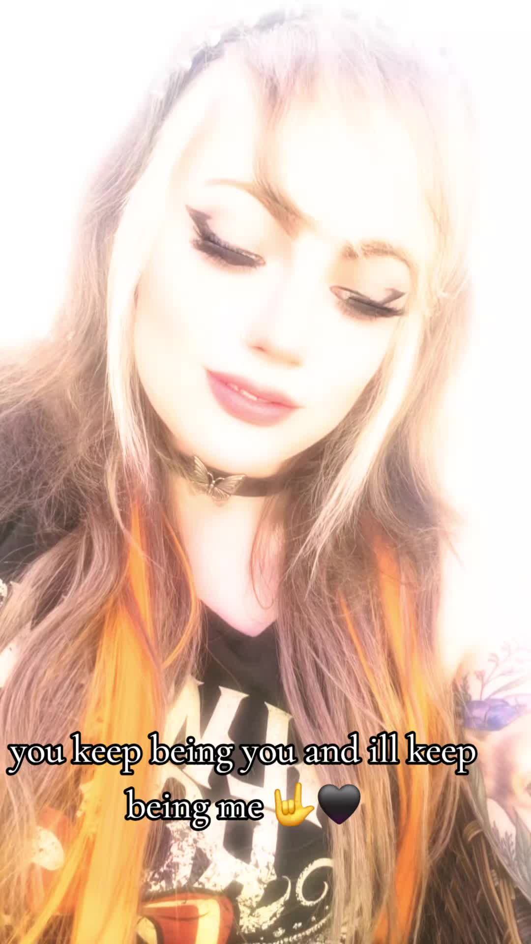 @HayleyCakes