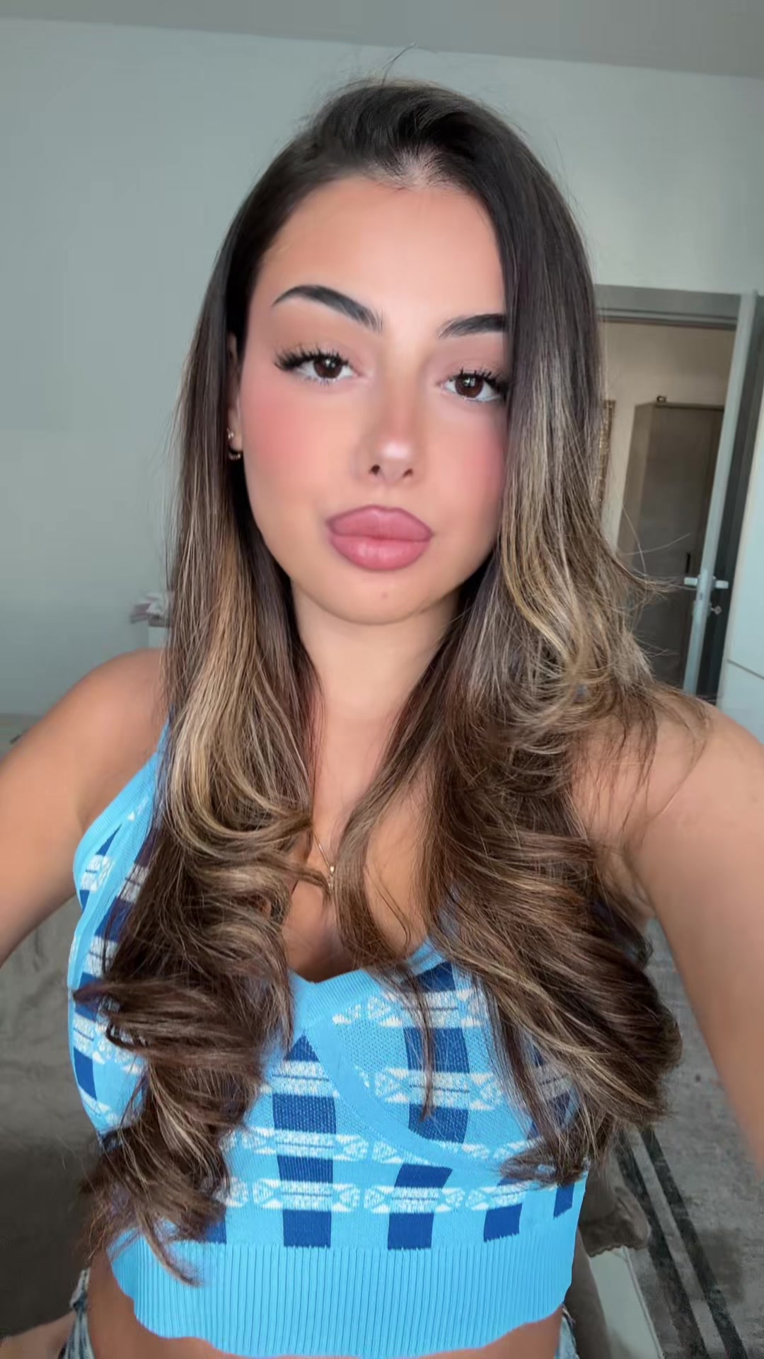 @𝓮
