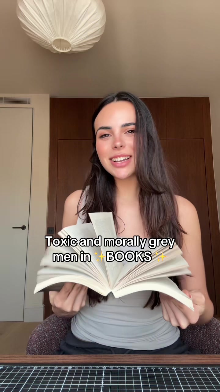 @Bookswithcaroline