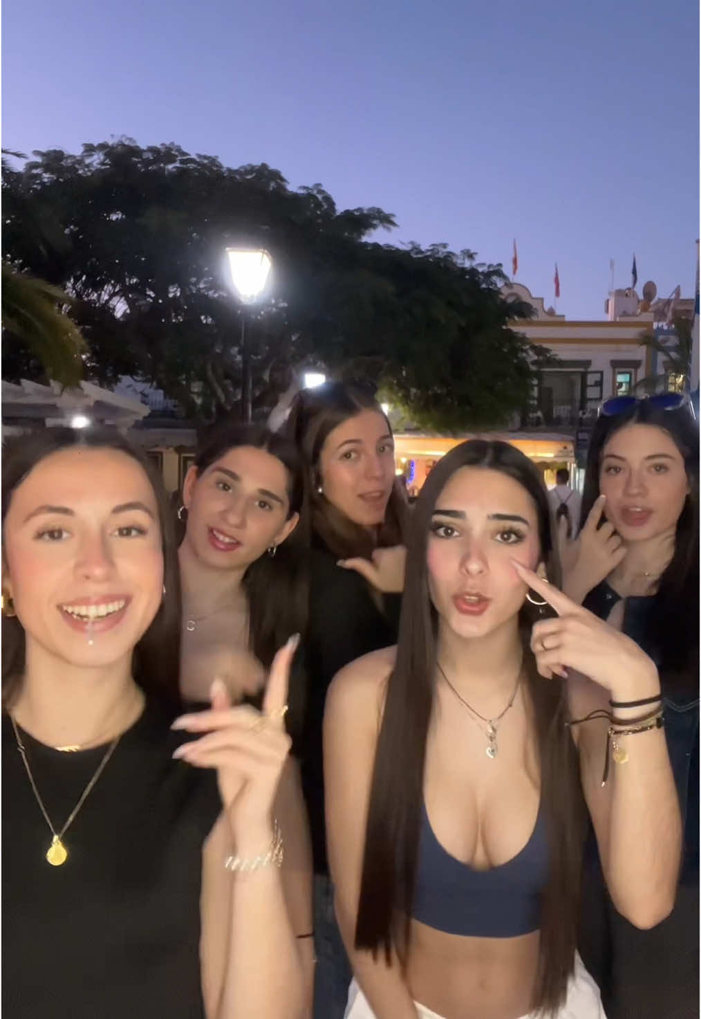 @luc&iexcl;a