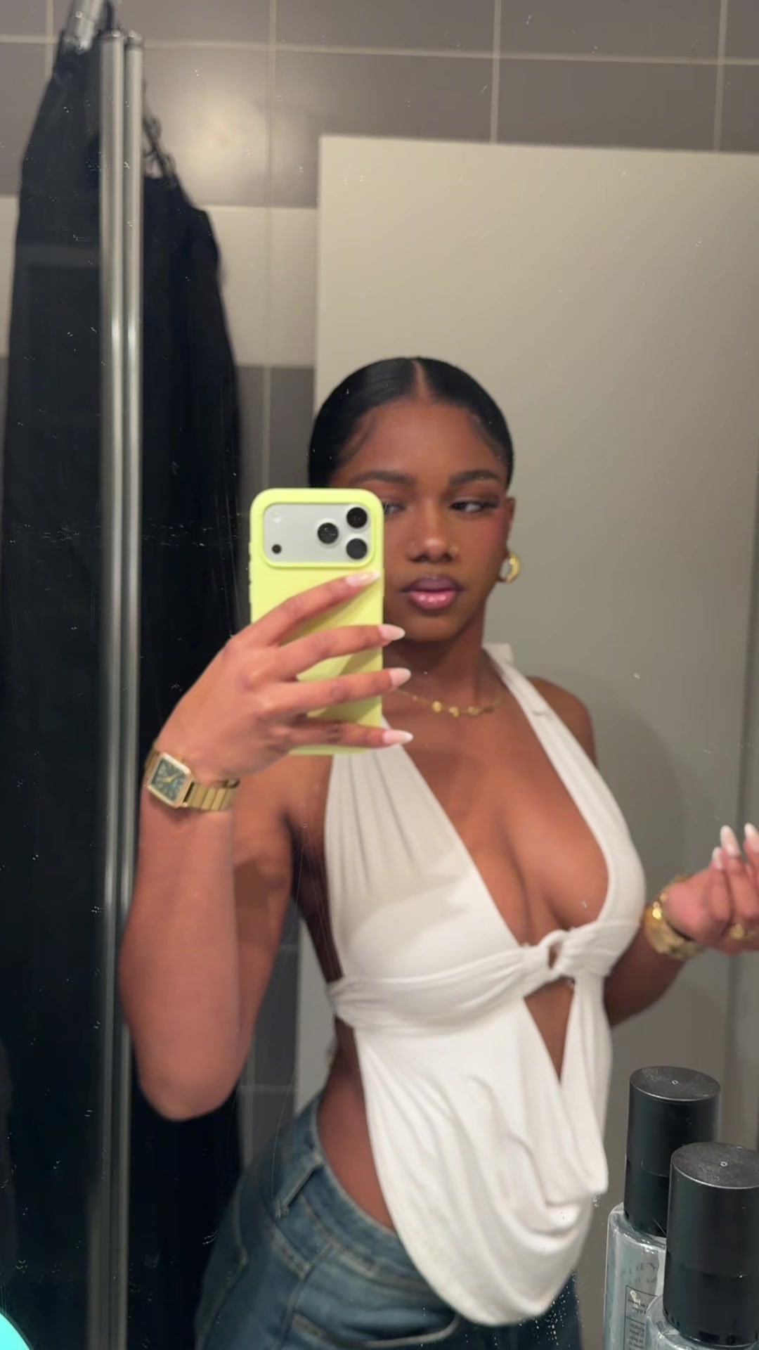 @𝗅𝗒𝗇𝖾🌺