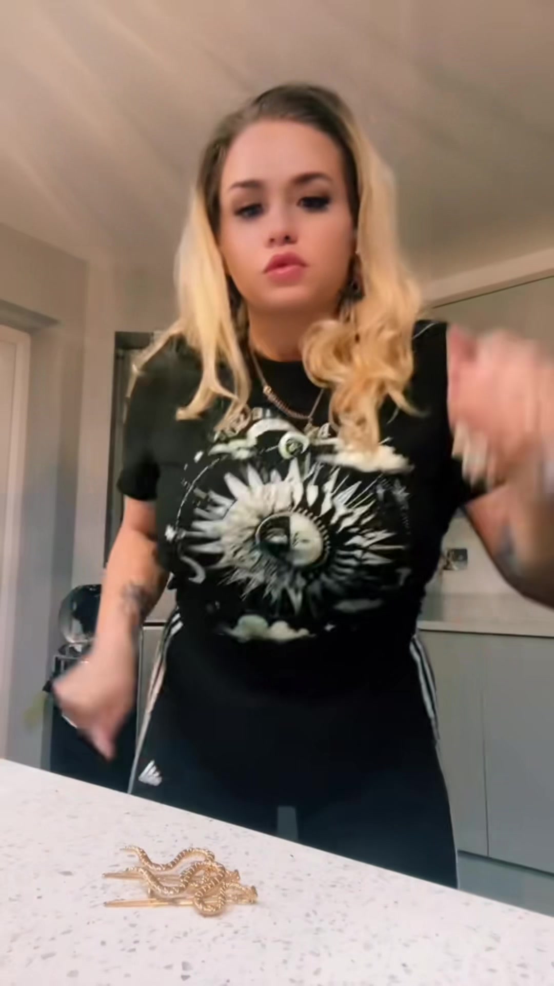 @💉👩🏽&zwj;⚕️👄🦋🪪💉👄🧬