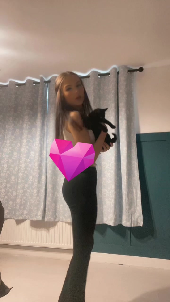 @laylamakinson
