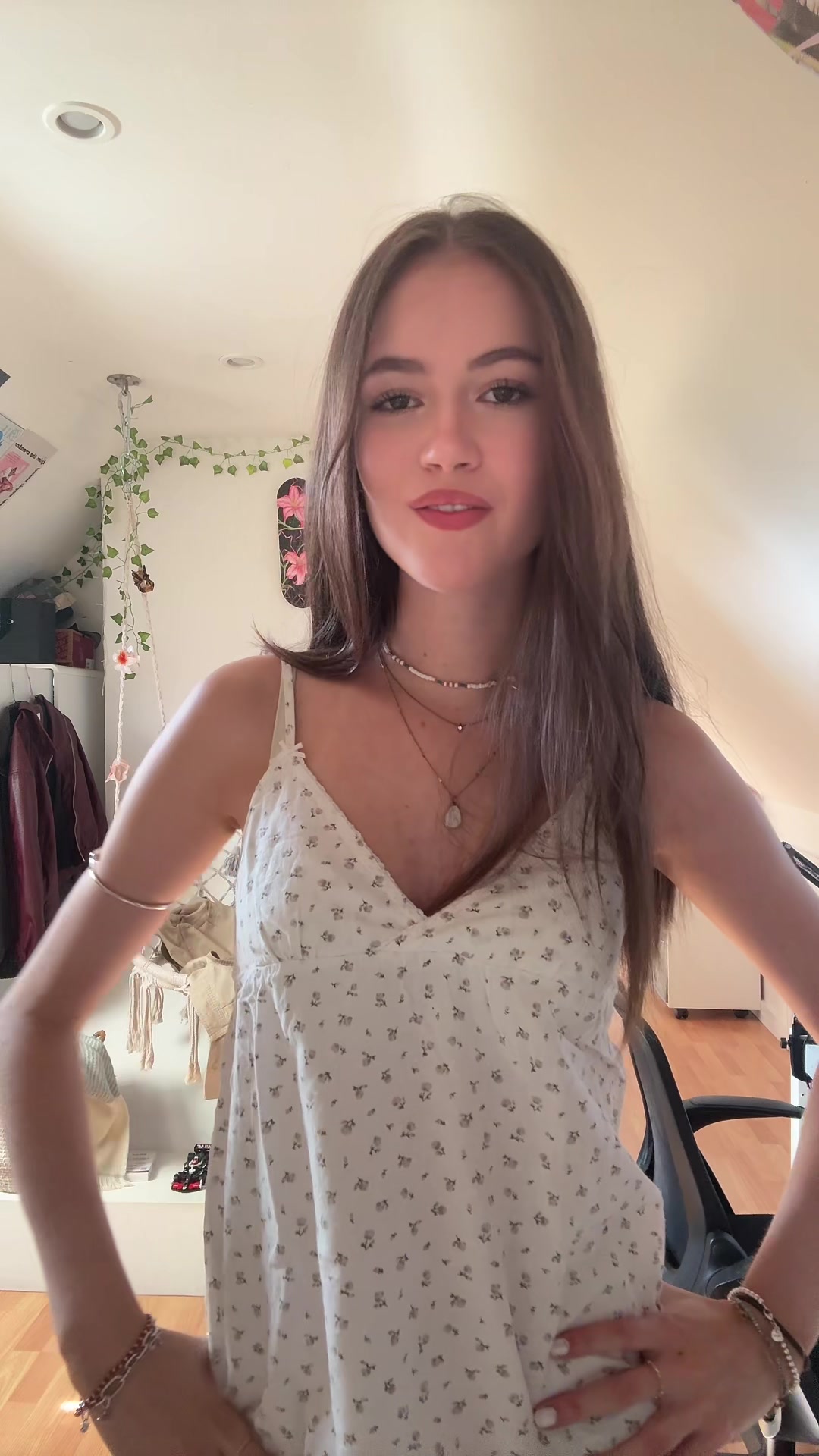 @ellie ⭑