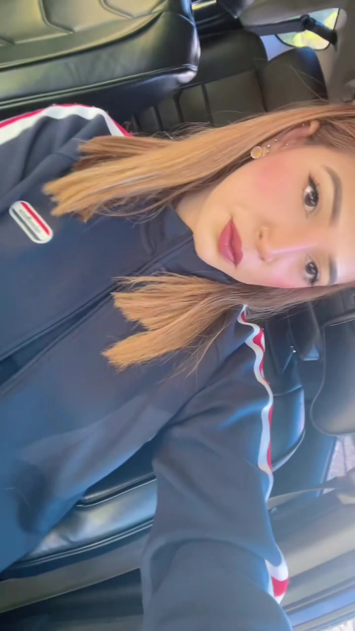 @Navishtamakeupartist