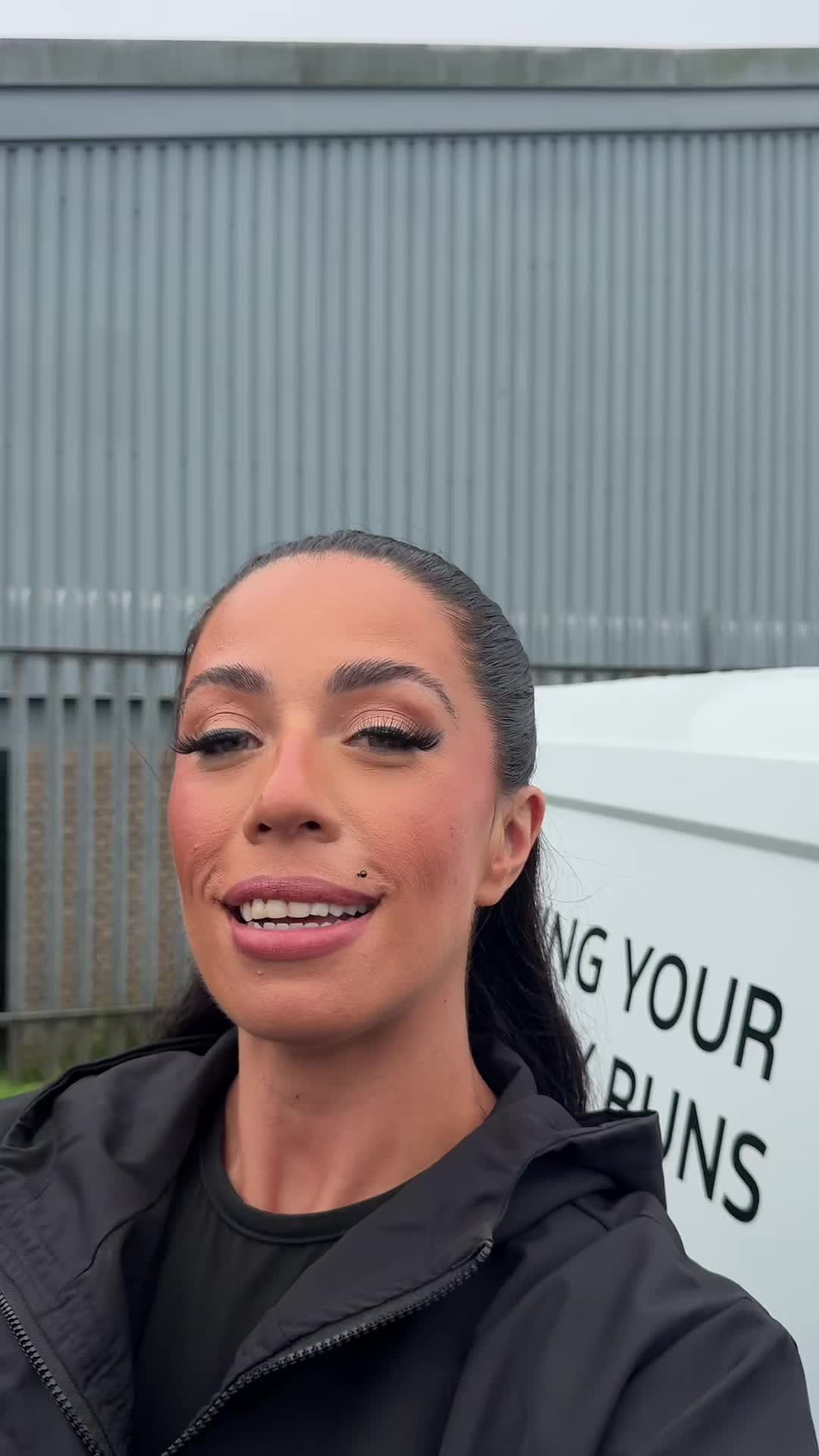 @yazhadfield