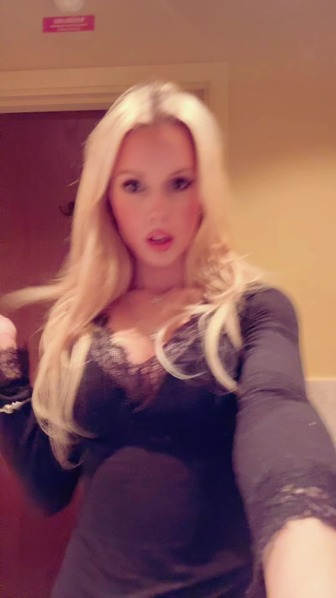 @lovisamari