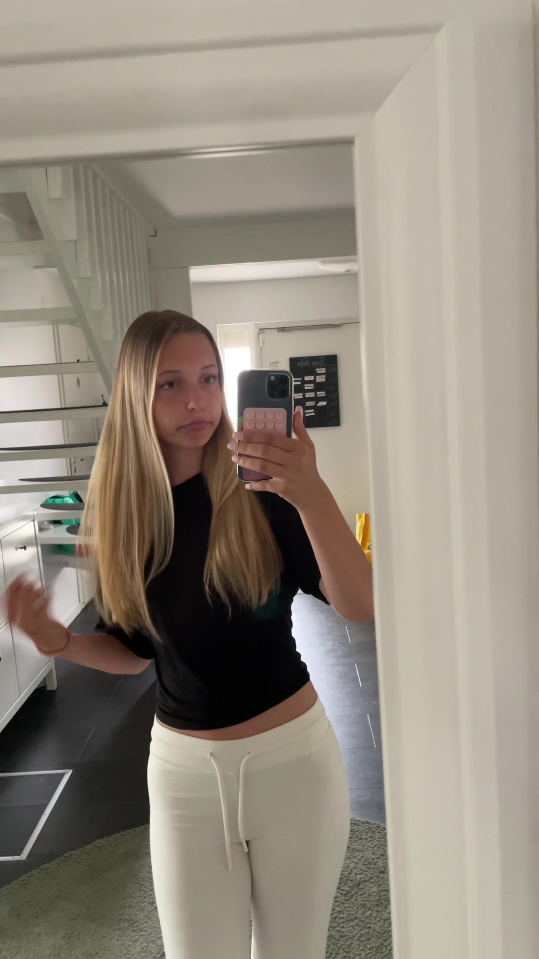 @ℰ𝓂𝒾𝓁𝒾𝒶🥂