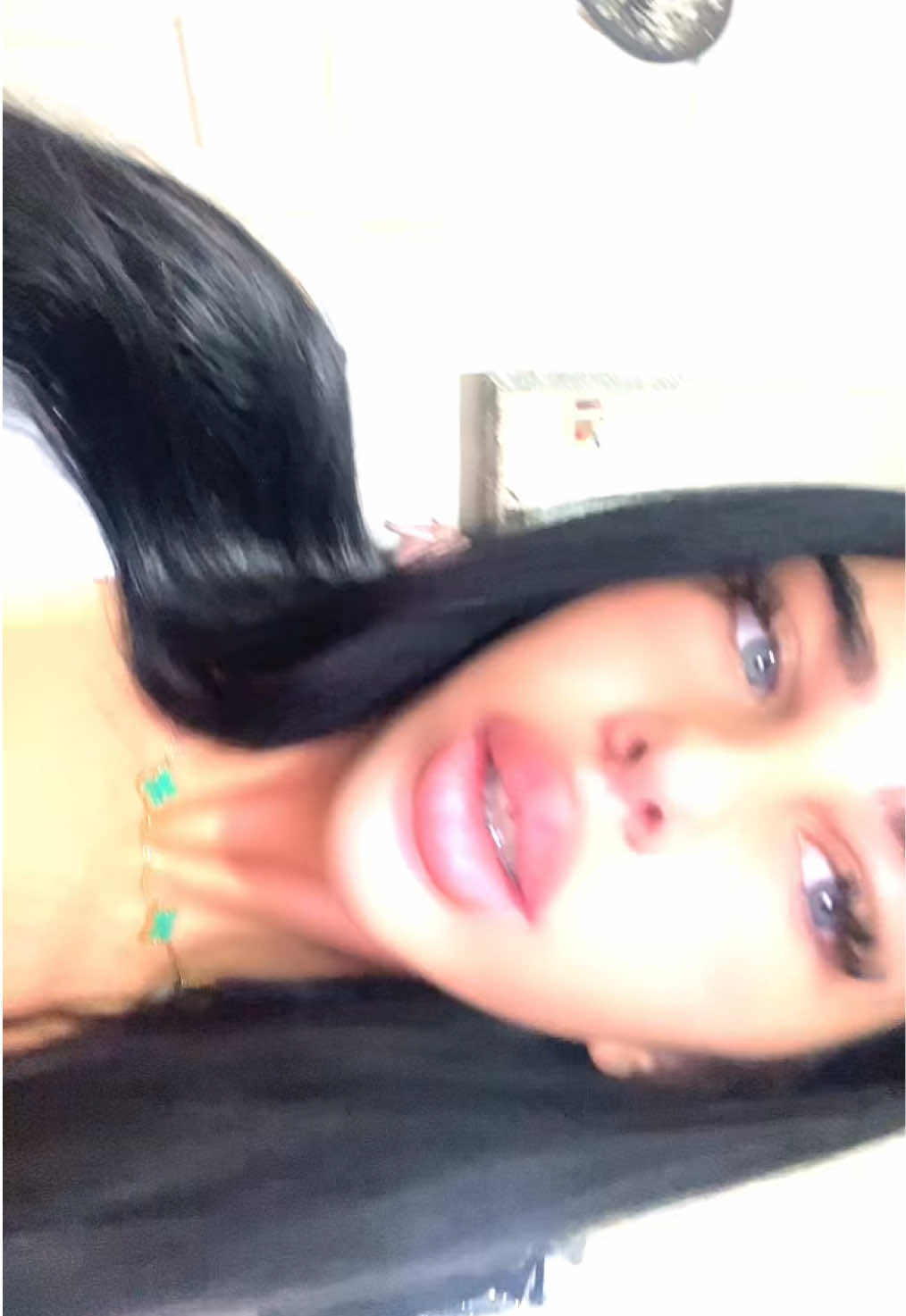 @Laylascottꨄ