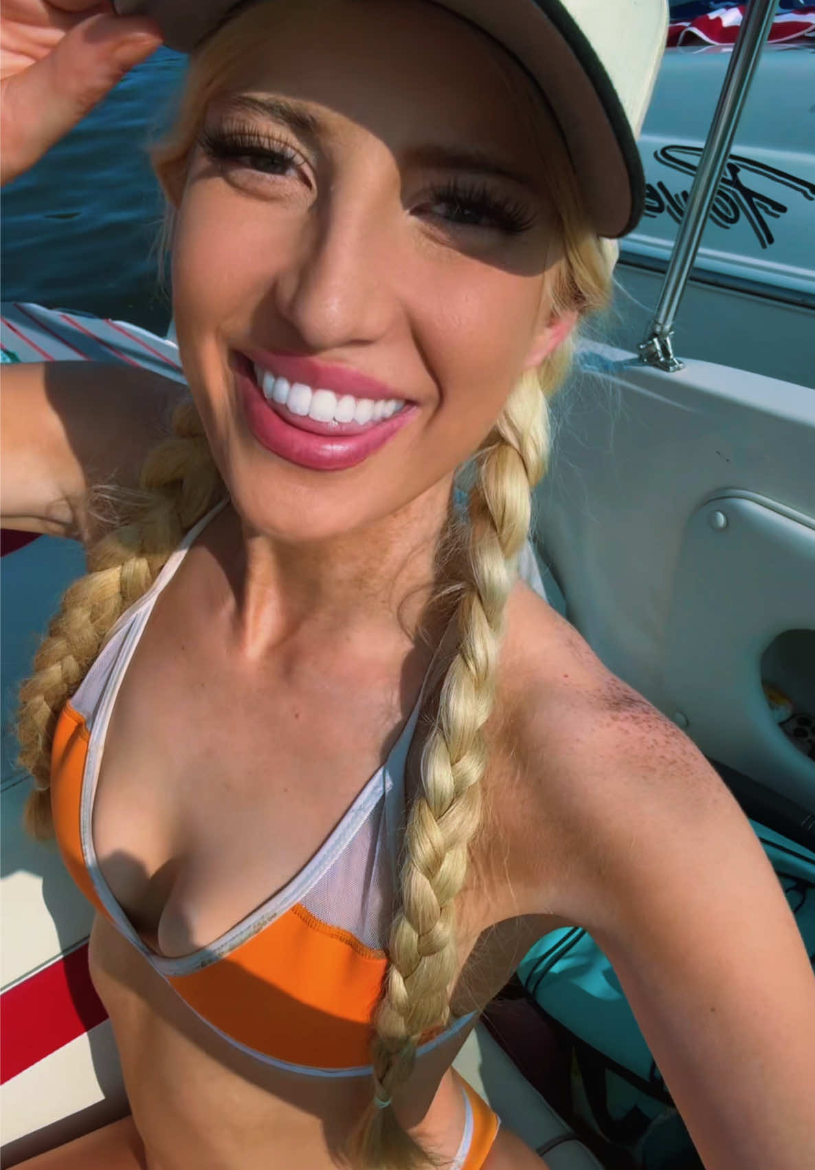 @Chloe ﾒ𝟶