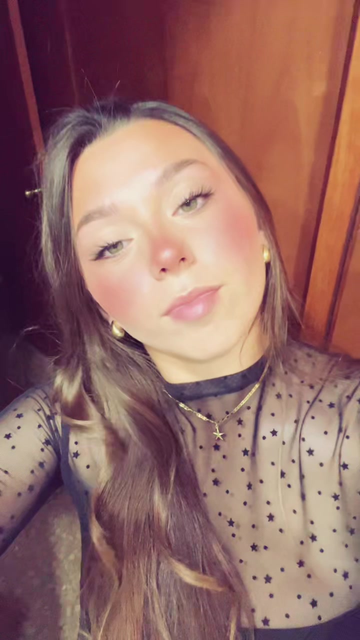 @ᴀʙʀɪʟ ᴠɪᴠᴇꜱ 🌸