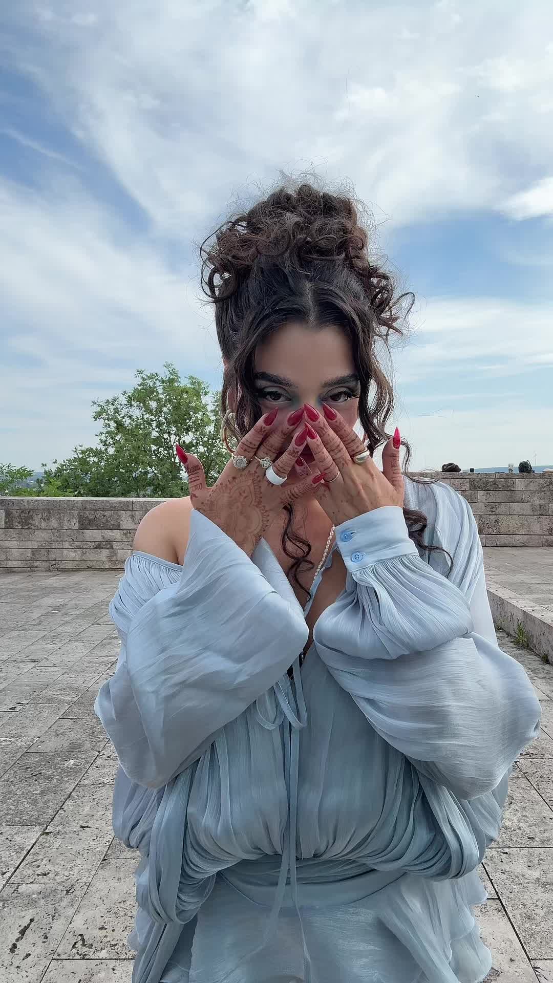 @ellyauswien