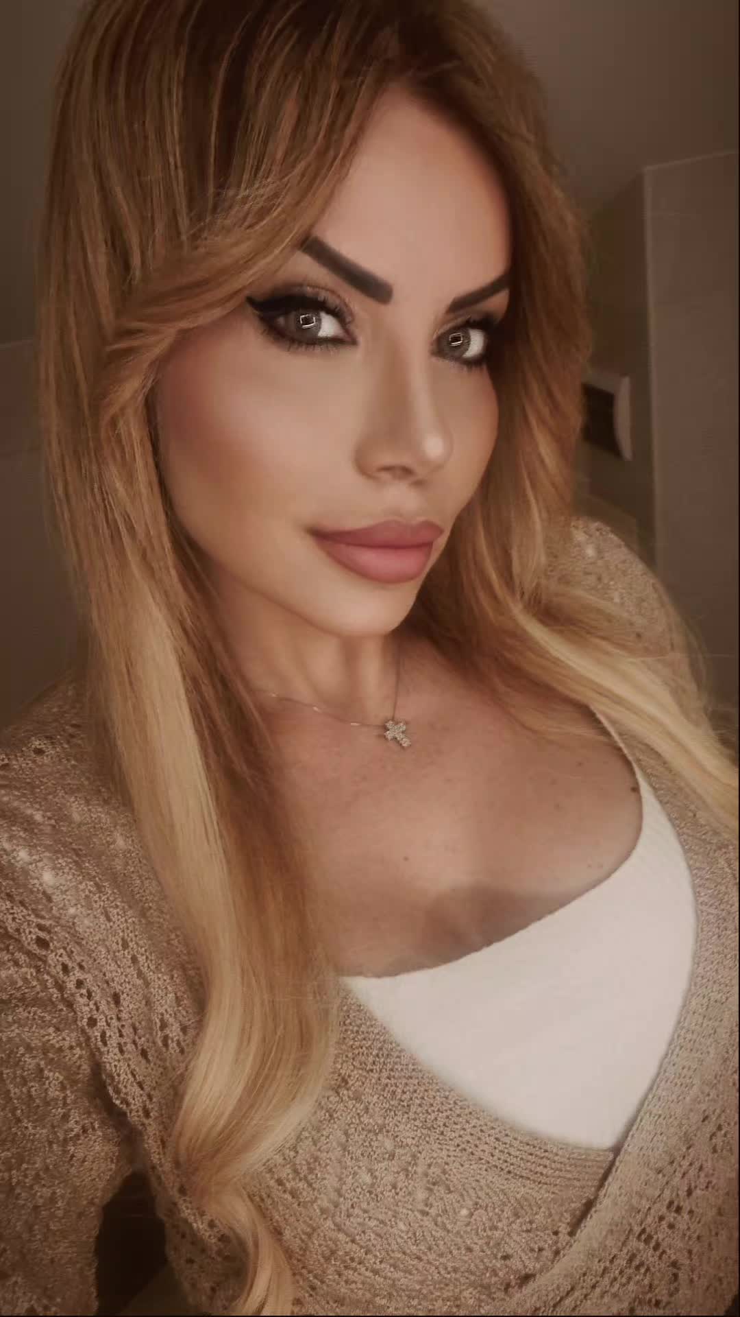 @Luna