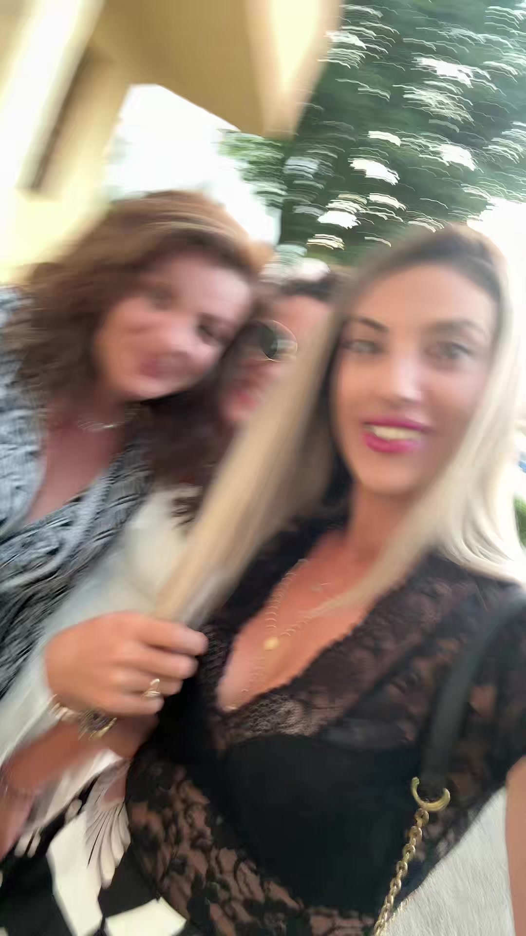 @Adela Alexandra🦋