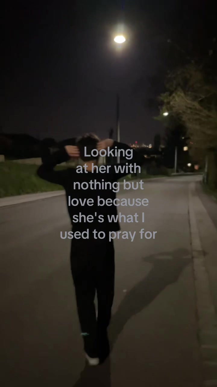 @(ᴇ ᴍ ɪ ʟ ʟ ɪ ᴏ)