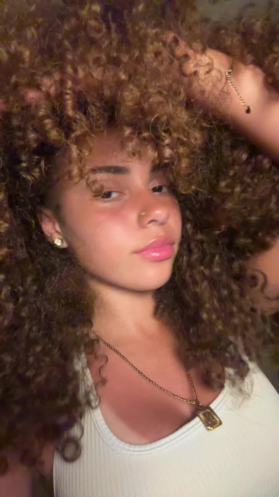 @gabriela