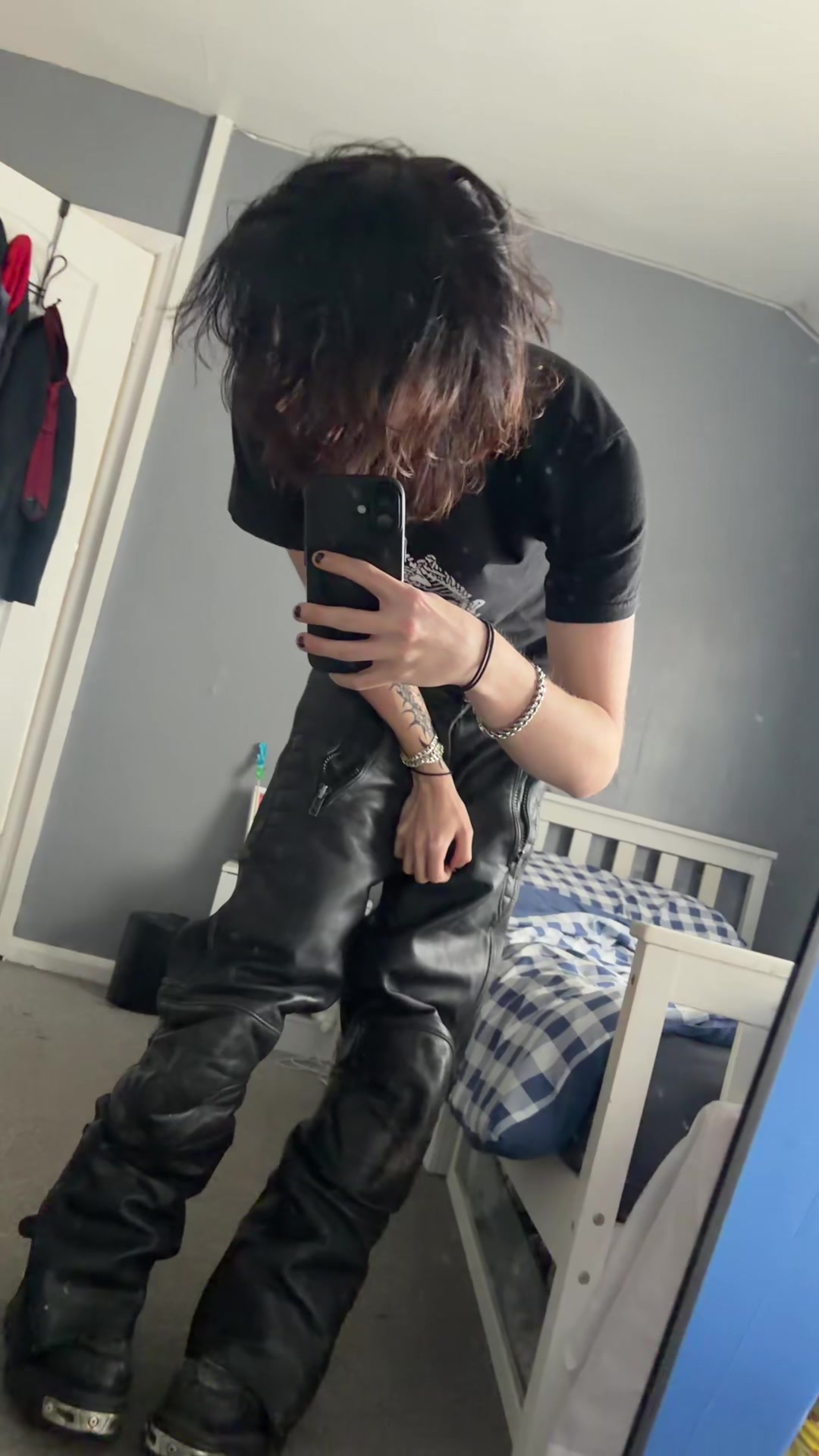 @bladeisonmywrist