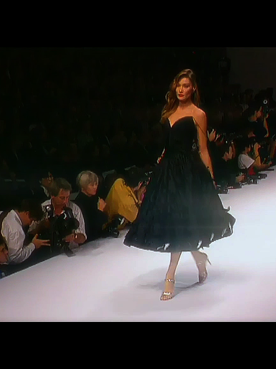 @fashion.runways