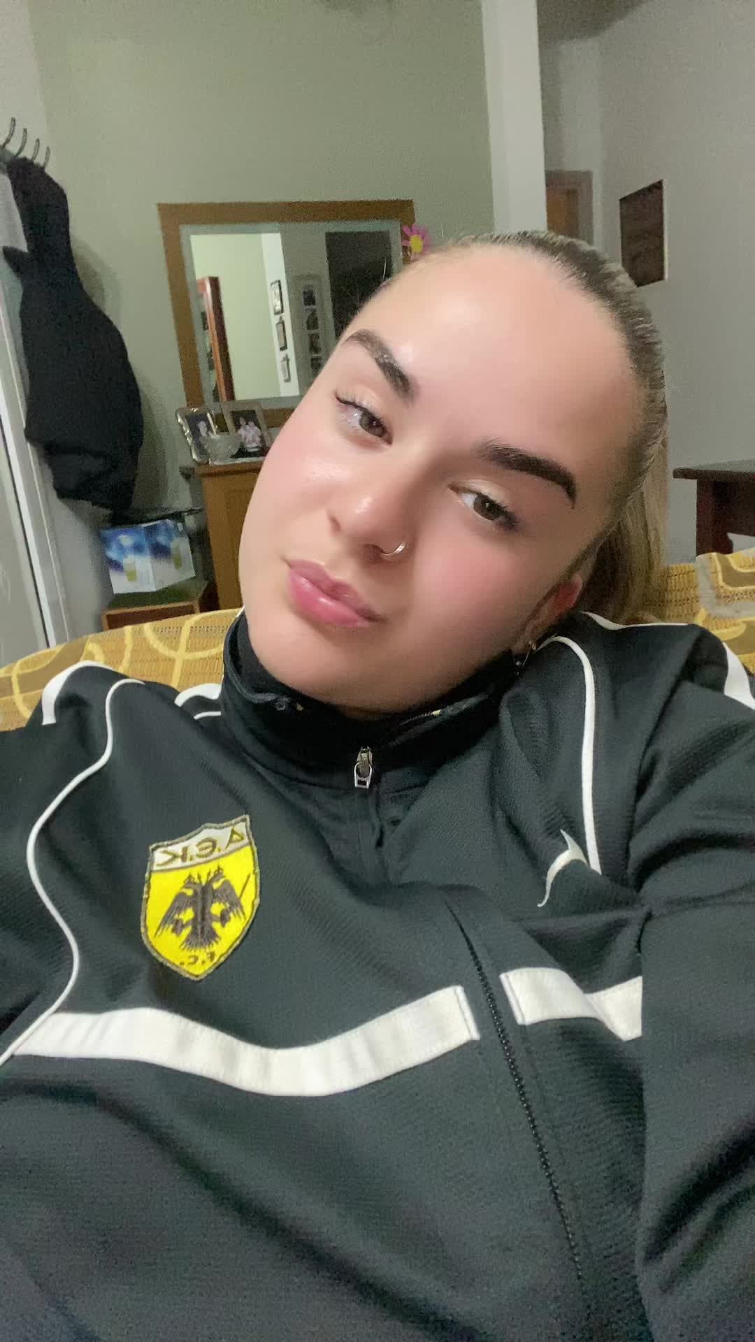 @elena.