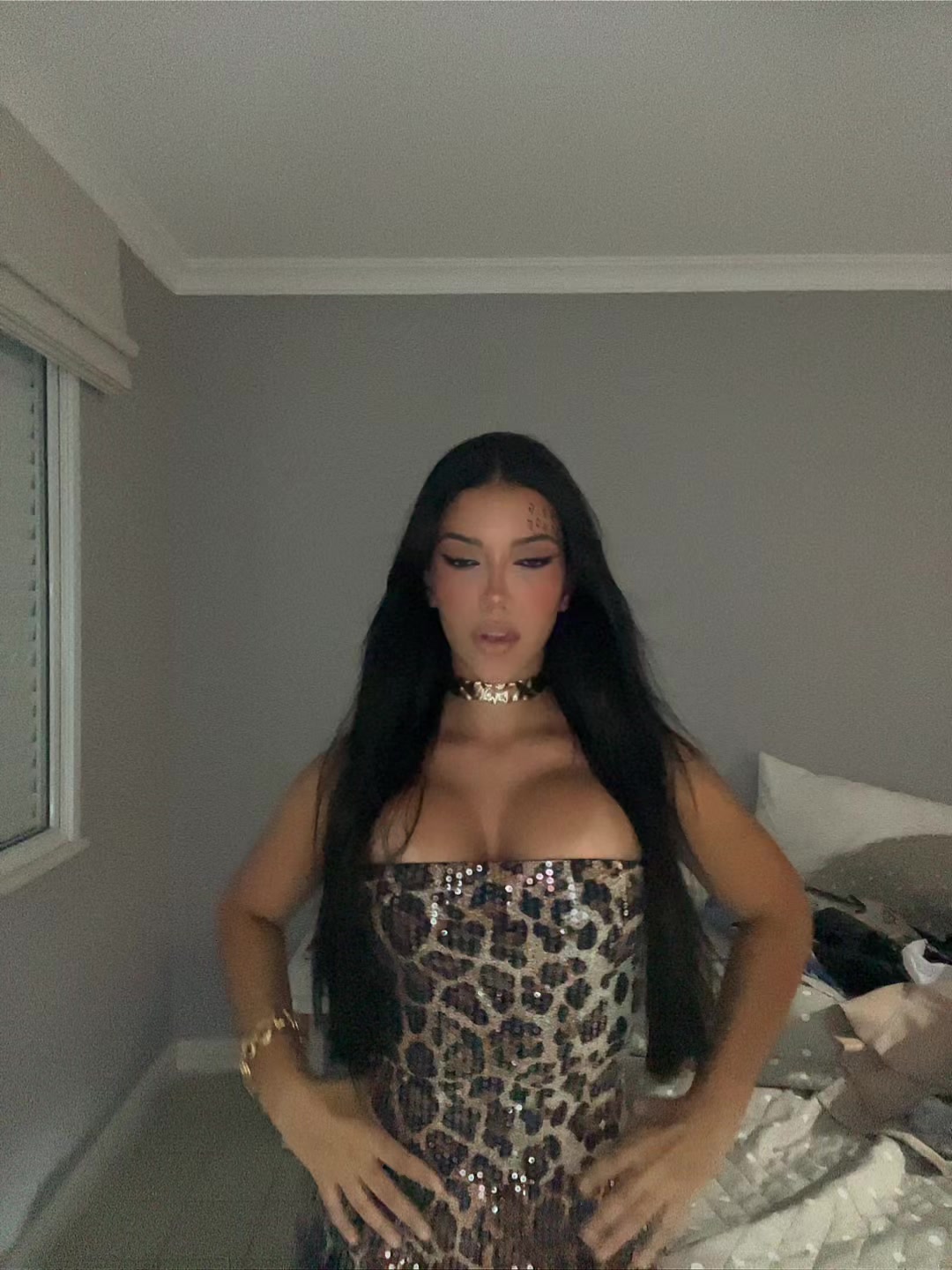 @LÍVIA.