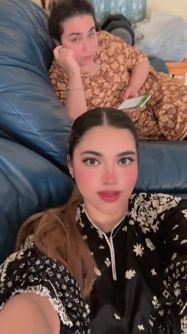 @Areeba 🌸