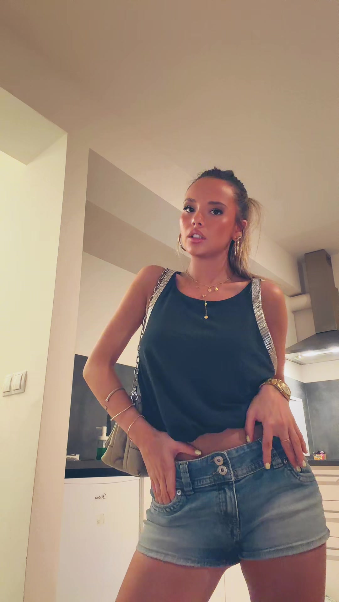 @sabeeeela