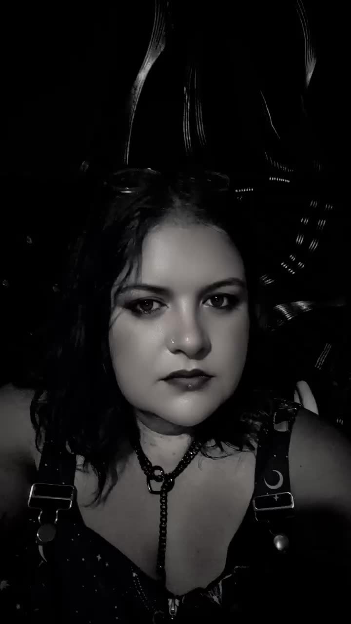 @her.majesty.of.chaos.87
