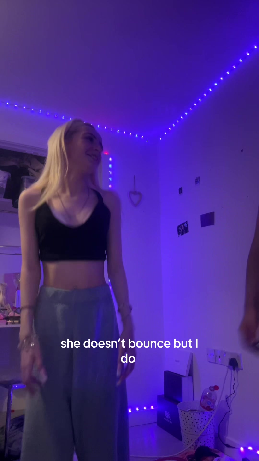 @….