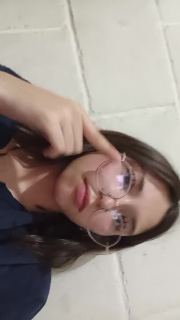 @renata_