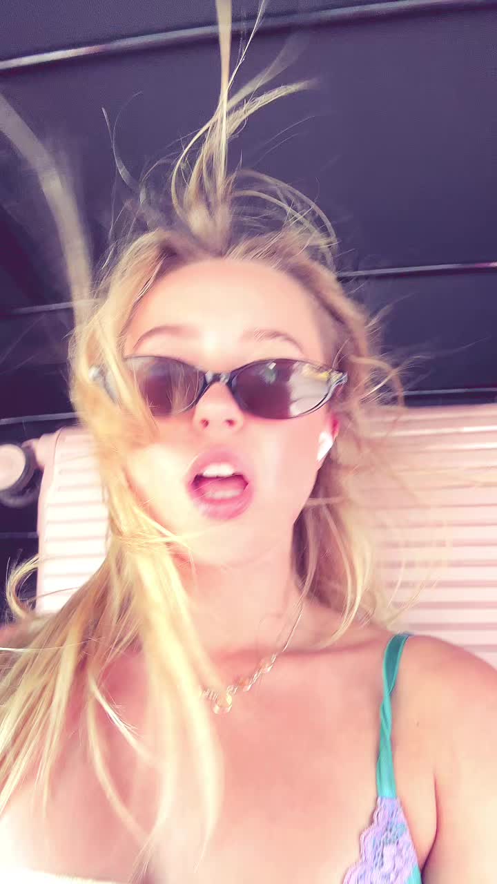 @Lily Elliott