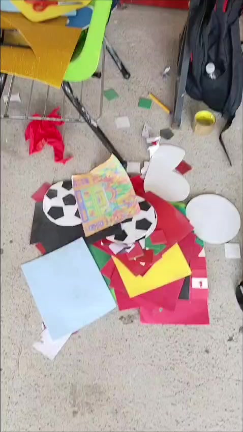 @Entre Fuegos y Aulas