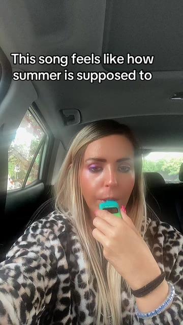 @Chryssie___
