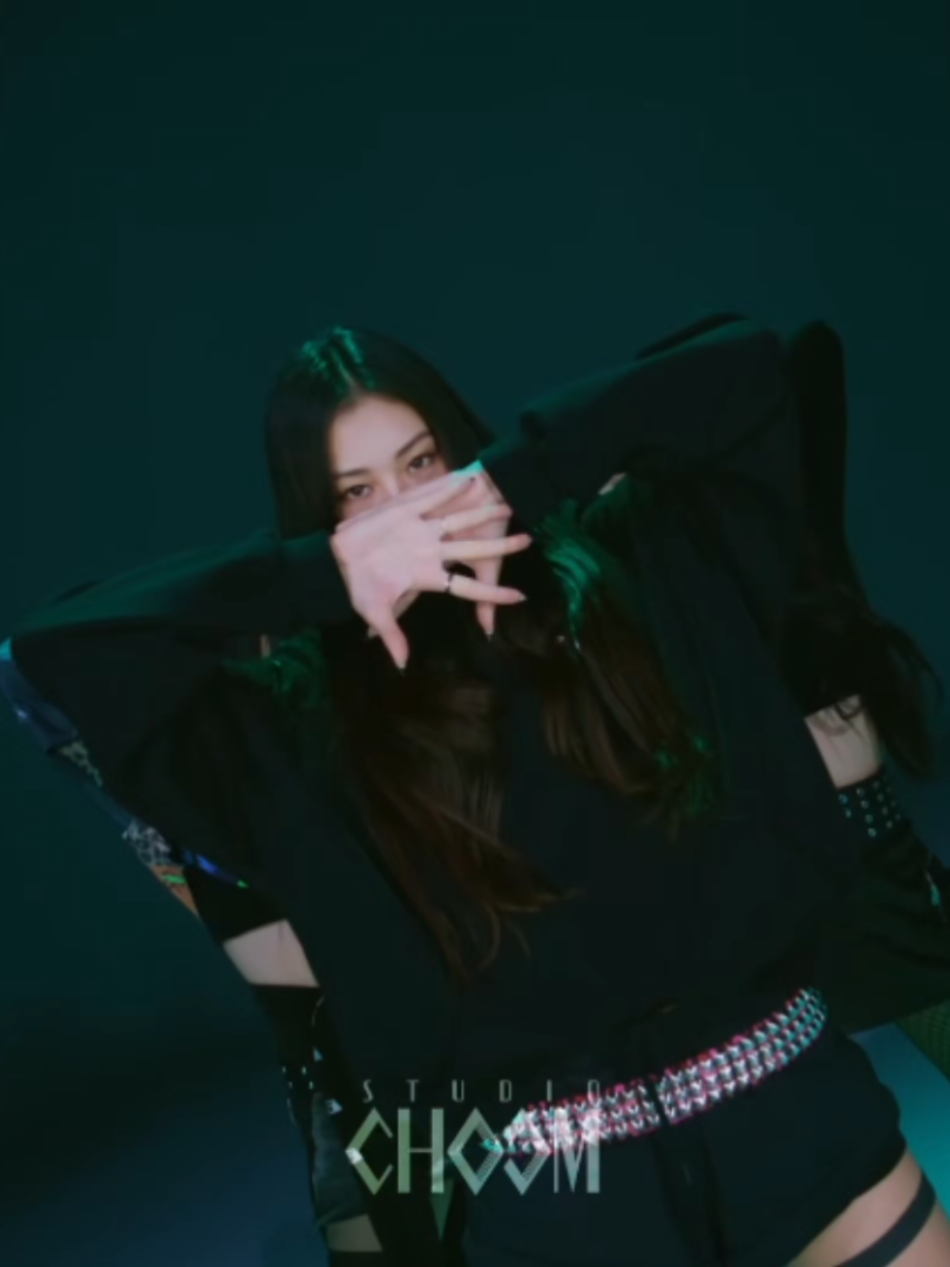 @𝐙