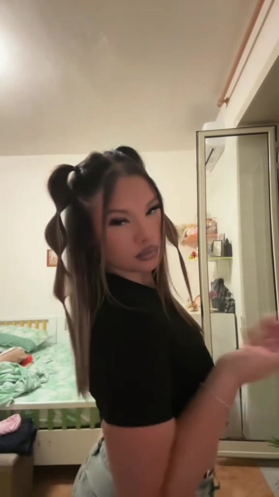 @𝓬𝓱𝓲𝓪𝓻𝓪🪽