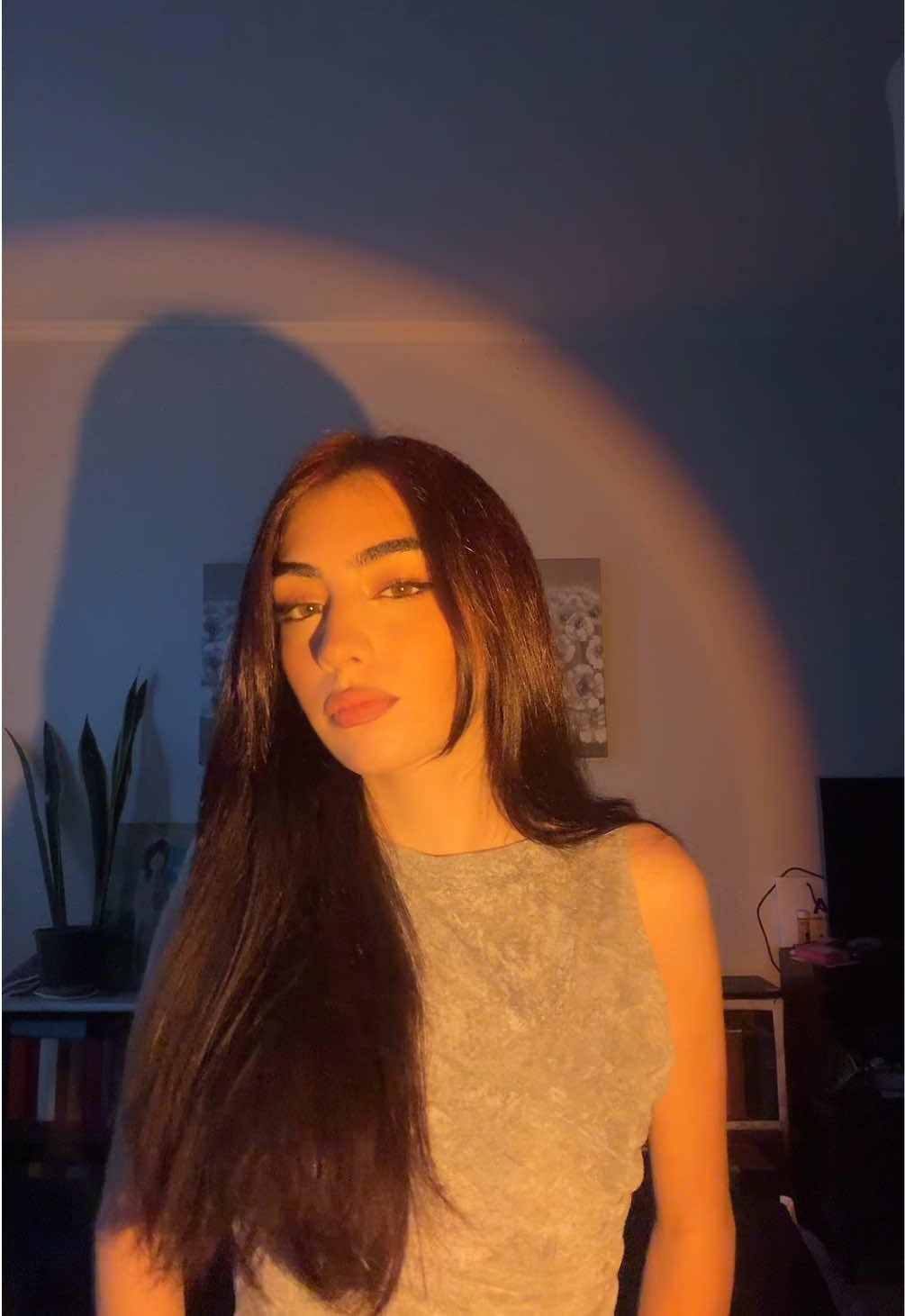 @ნია