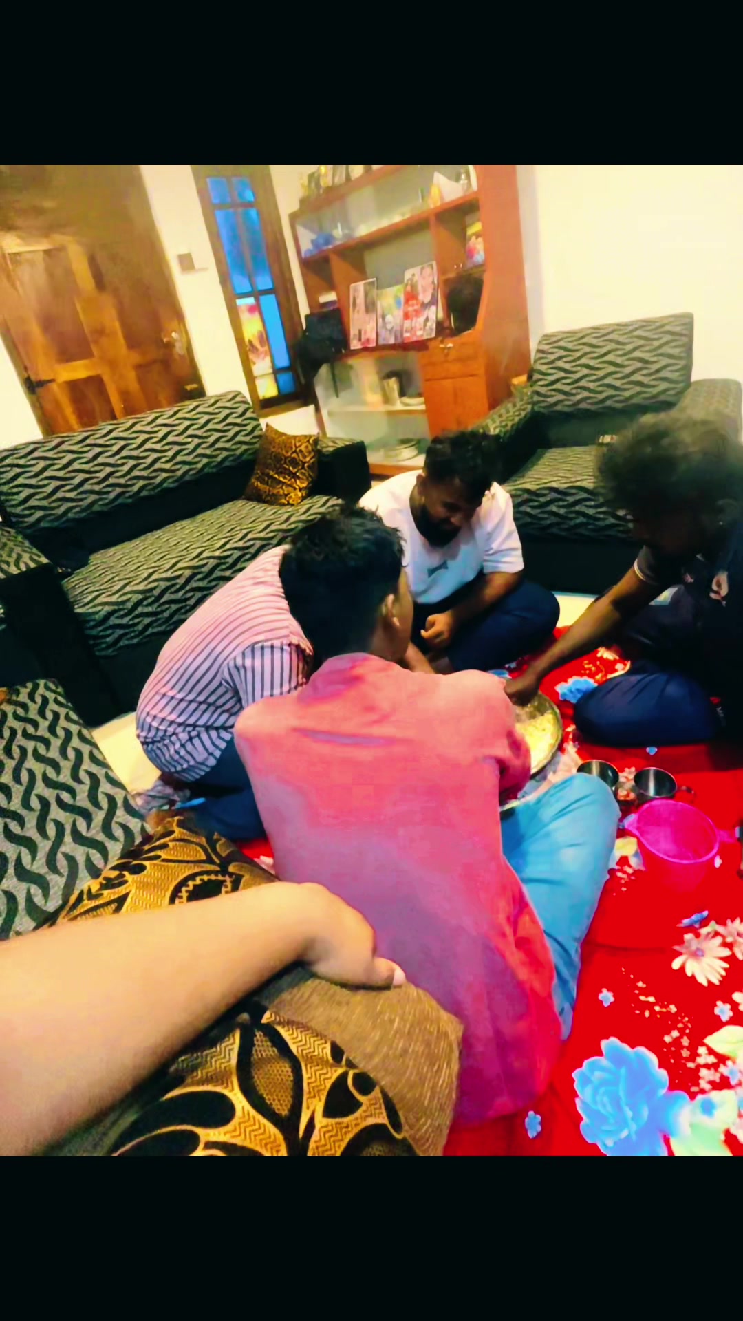 @꧁🖤புன்னகைக்கு®️சொந்தக்காரி🖤꧂