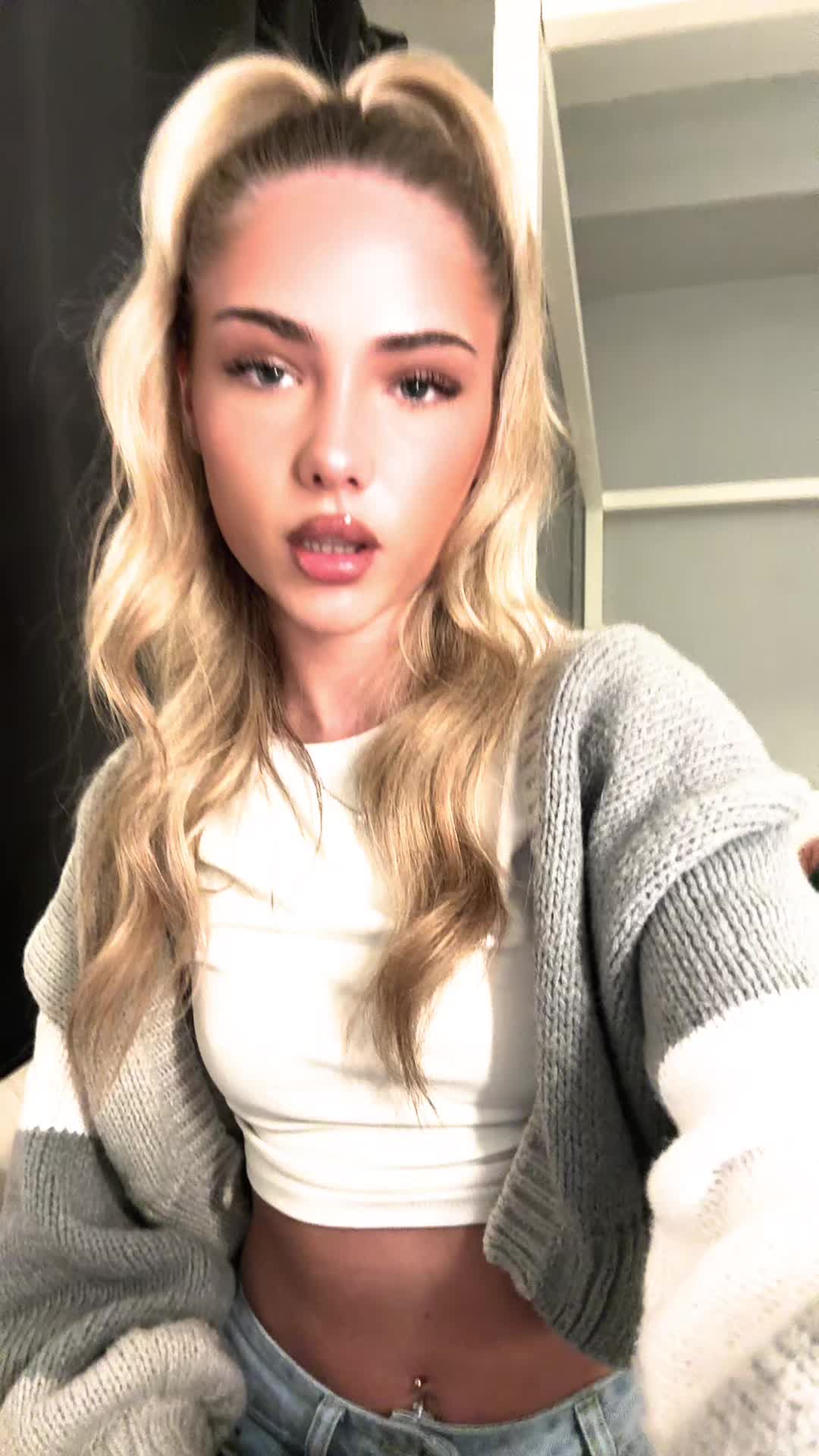 @⃟