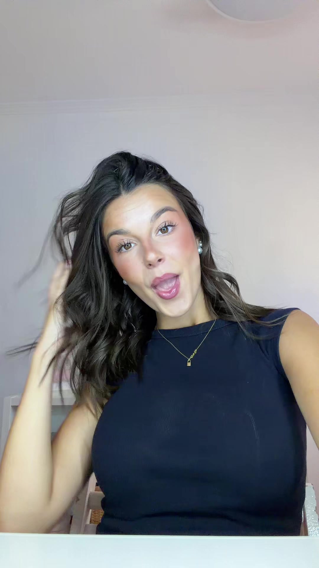 @𝚐𝚕𝚘𝚛𝚒𝚒𝚊