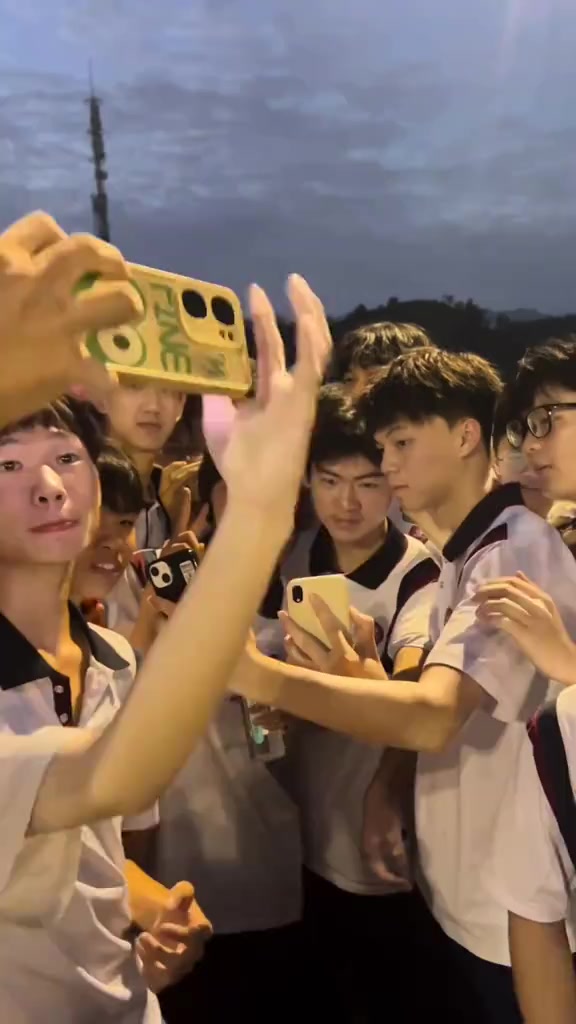 @深圳高中生 🇨🇳