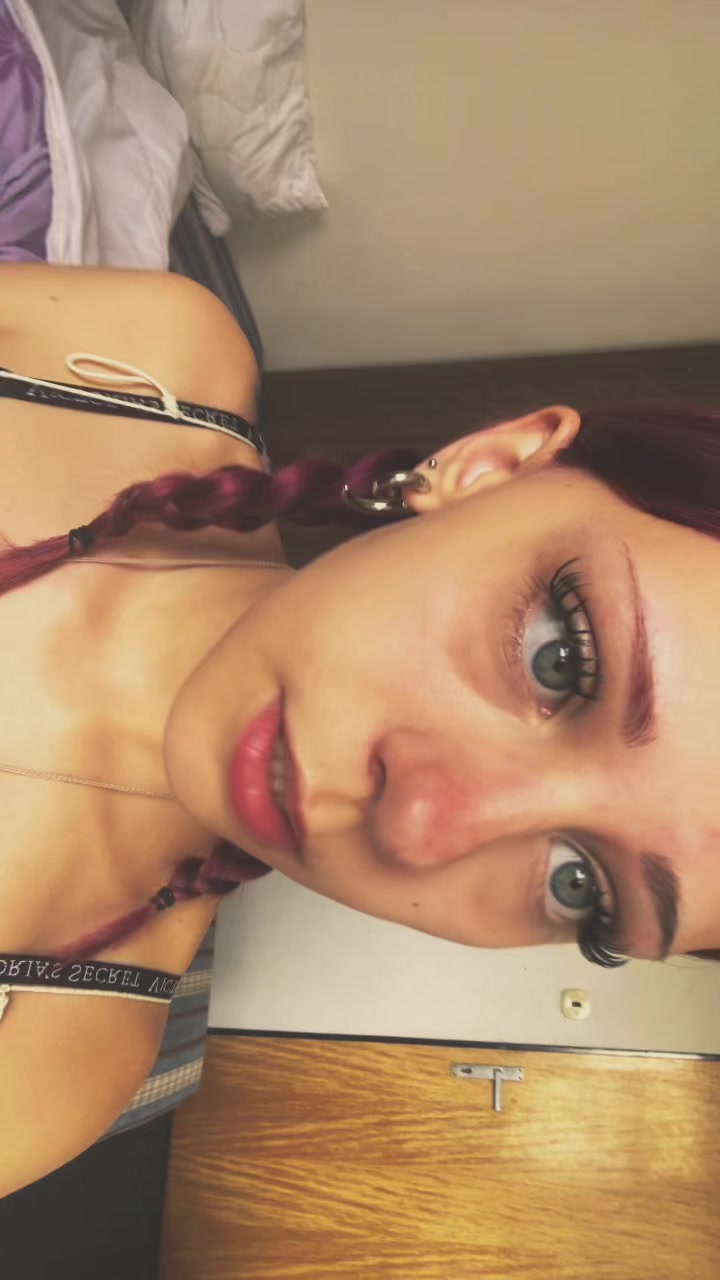 @Nikkiiiw