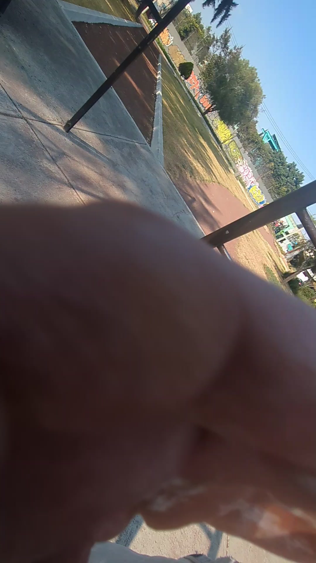 @Alambrito