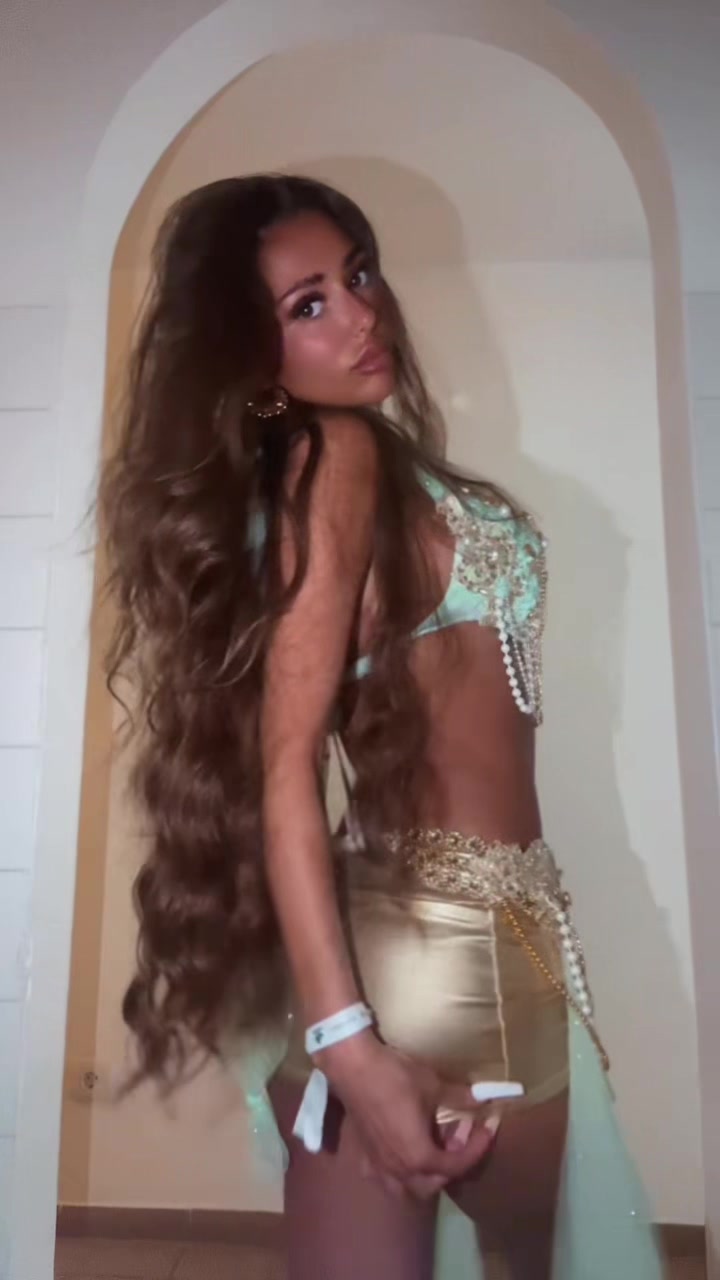 @￼