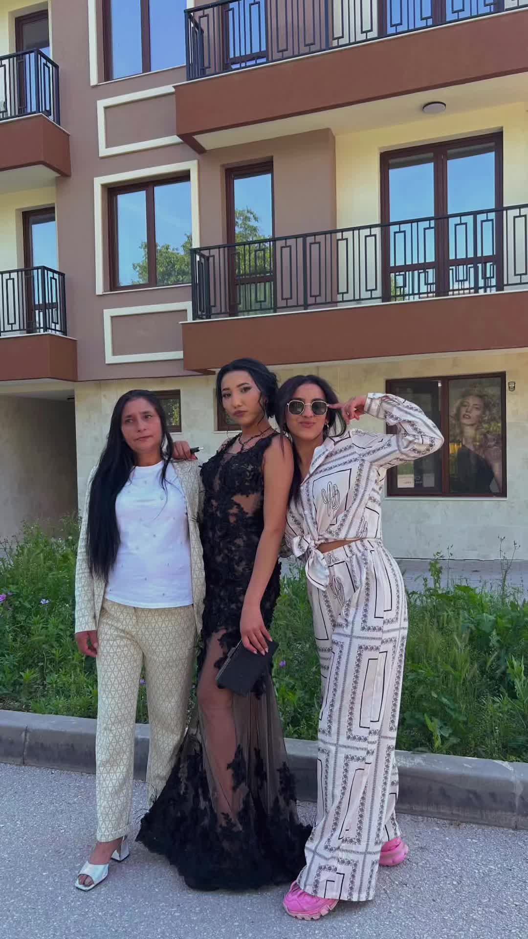 @🖤
