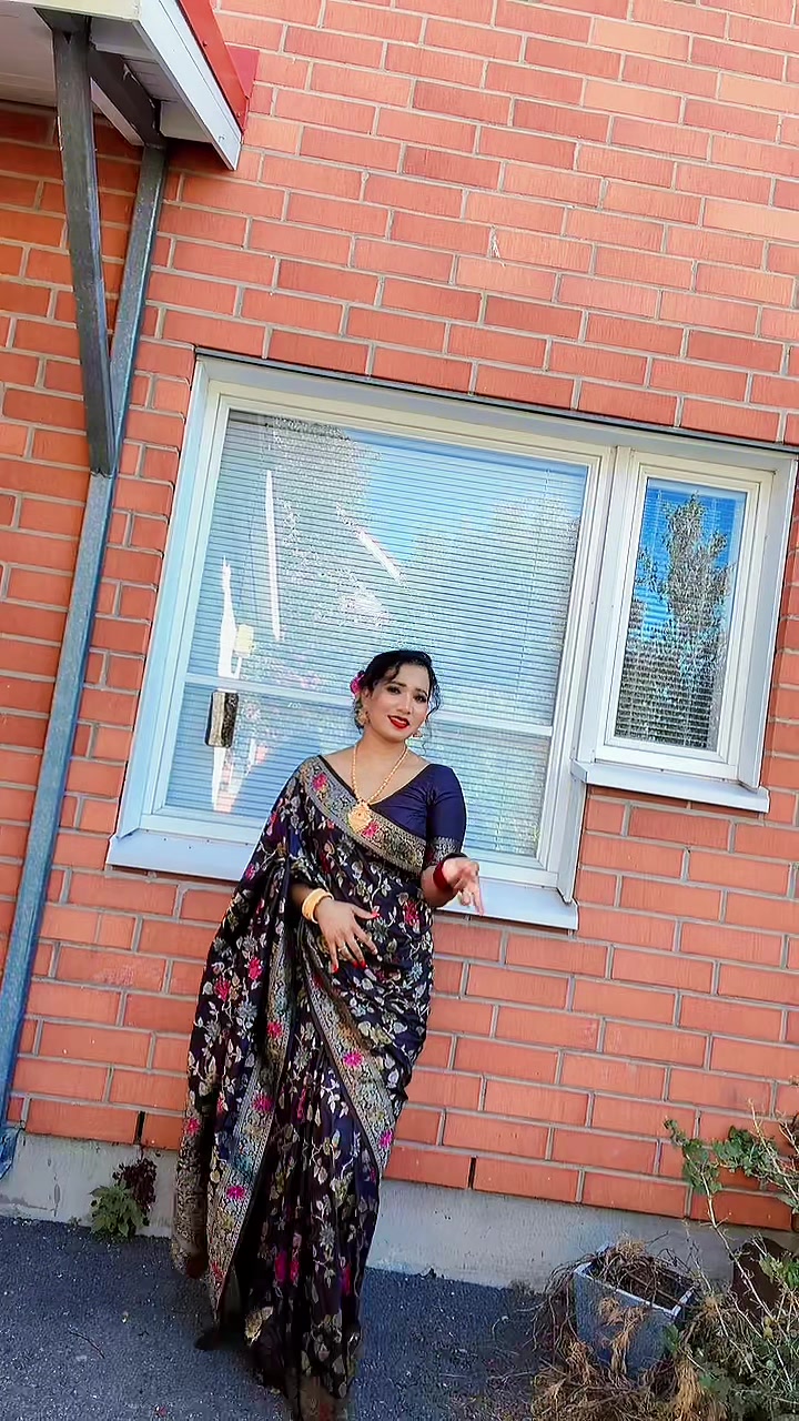 @Surprise it's Sara 🇳🇵🇫🇮😊