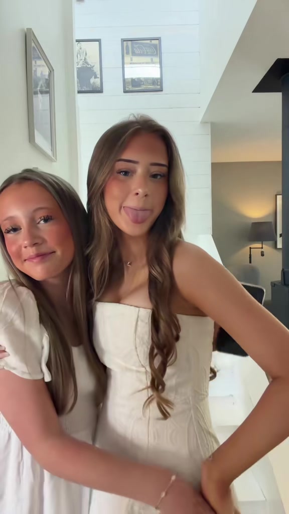 @Spamkonto😇👩🏼❤️💋👨🏽💘🥳