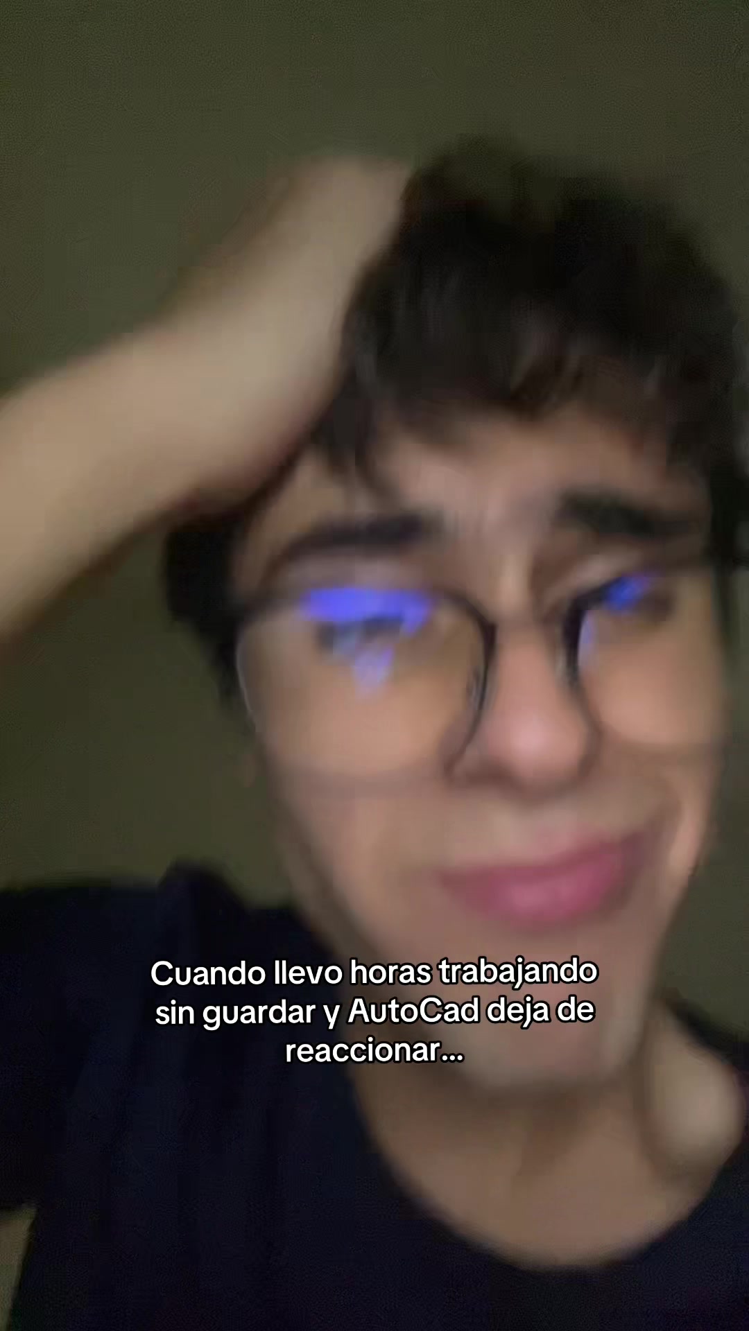 @Macías