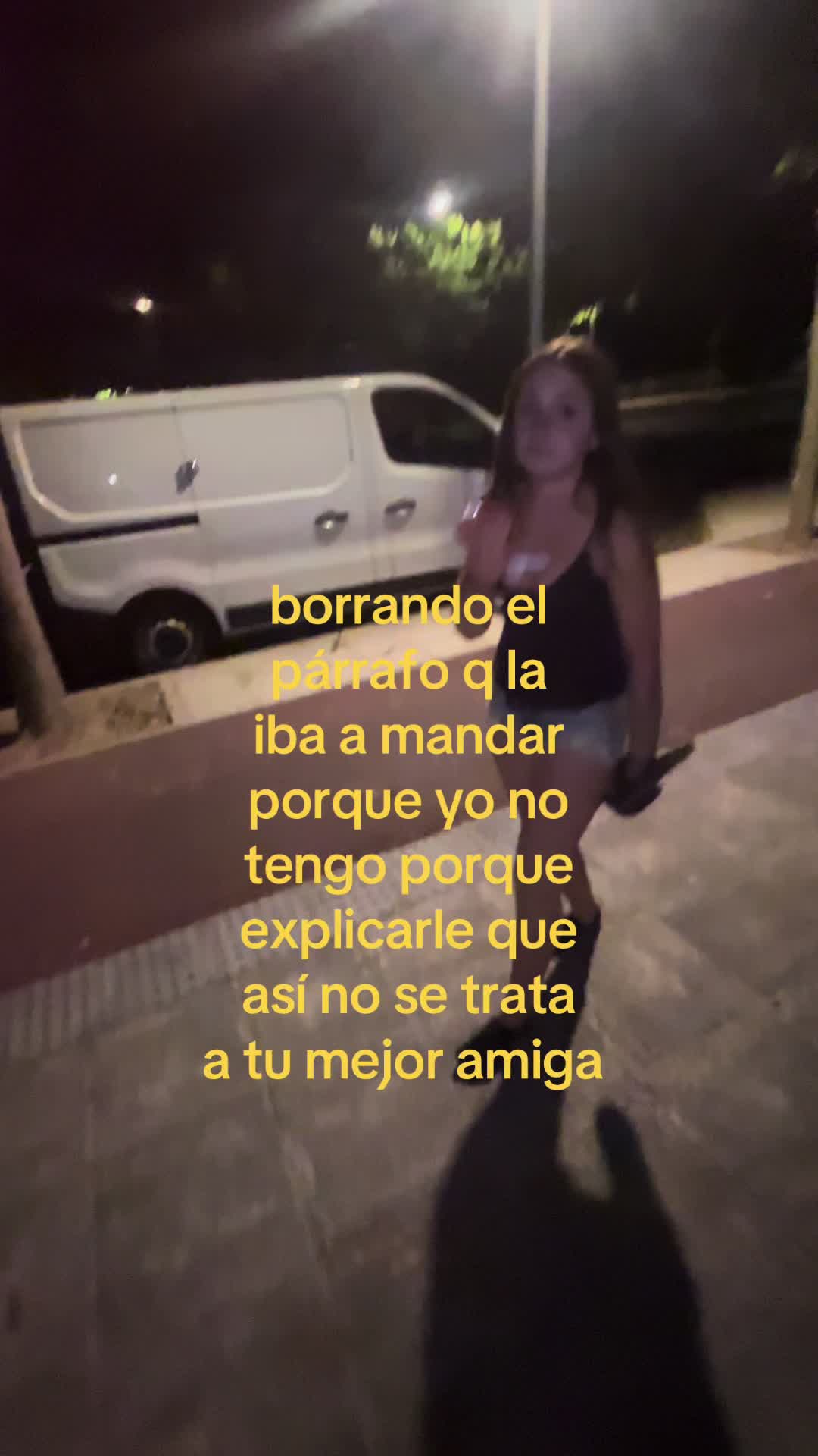 @𝒱