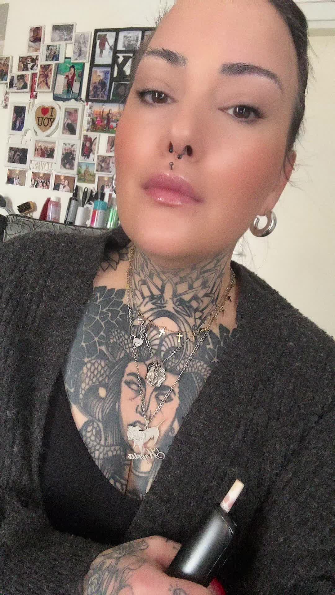 @Mikela🔪🥀🖤