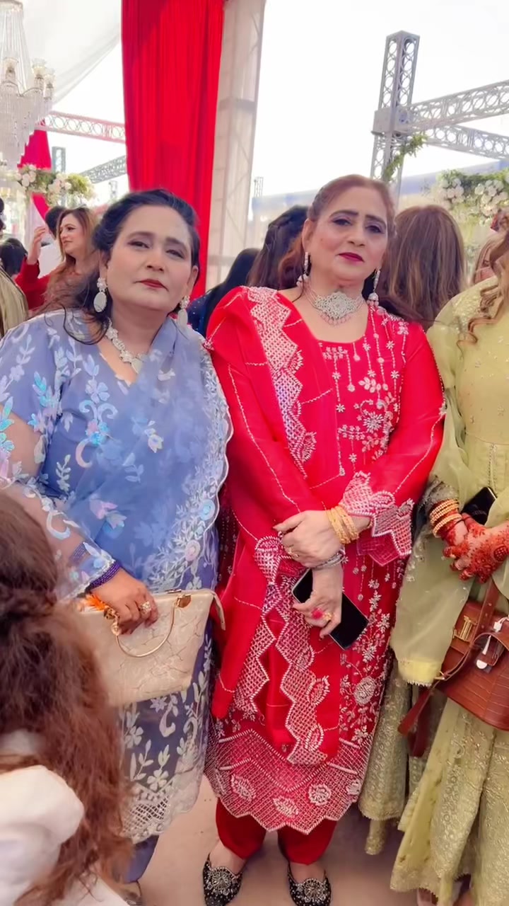 @Nusrat_Pathan