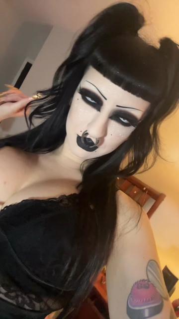 @Duvessa🔪🩸💋